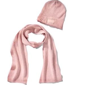 🆕🌼PINK VICTORIA’S SECRET Beanie And Scarf Set🌼